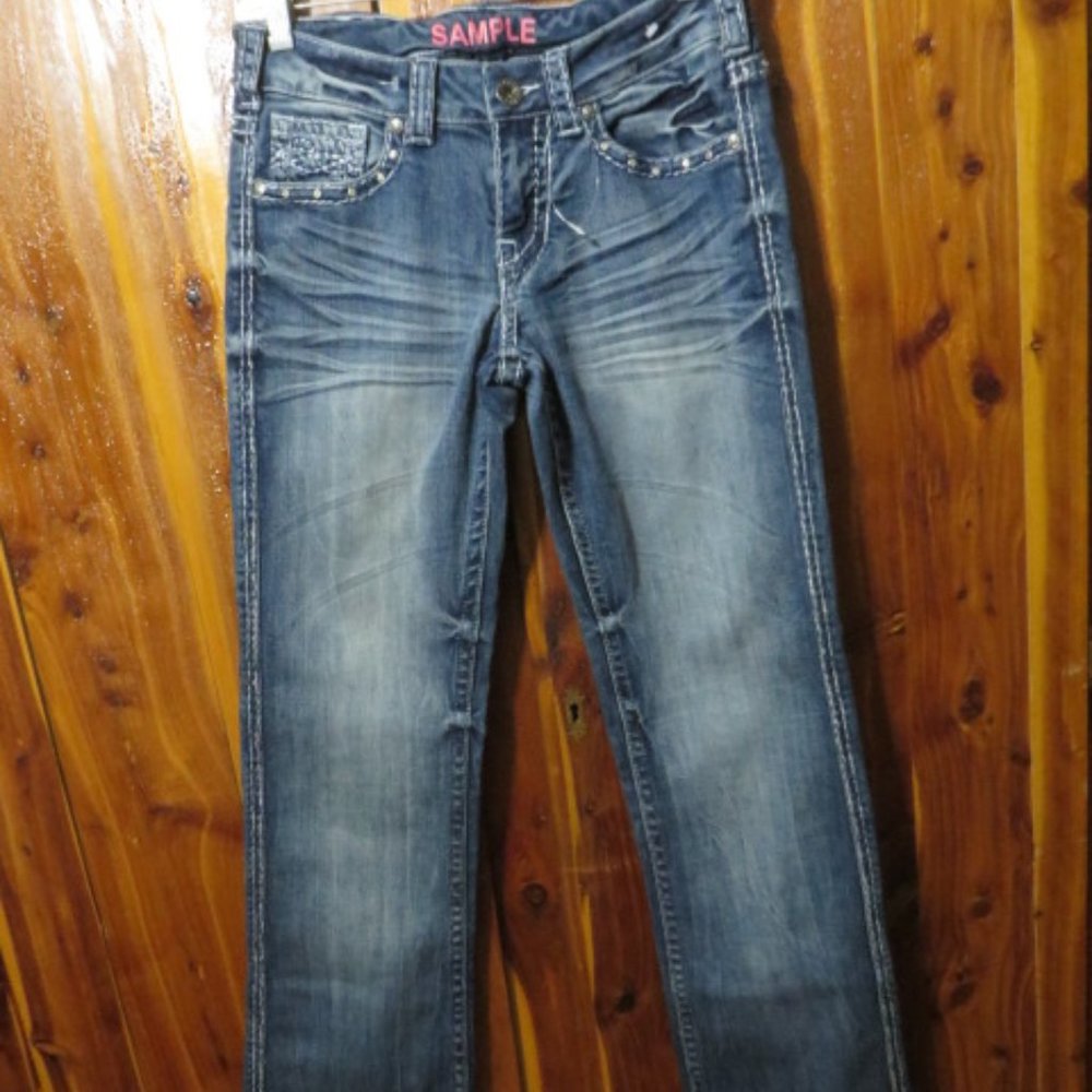 Cowgirl Tuff Co. Blue Jeans, NWT, Sz. 28x36